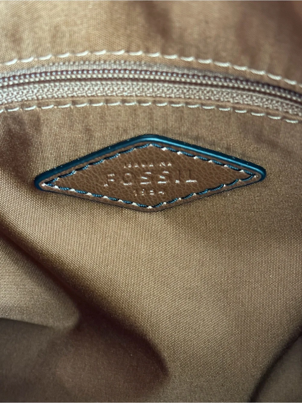 Fossil Sydney Satchel Heart Print NWOT